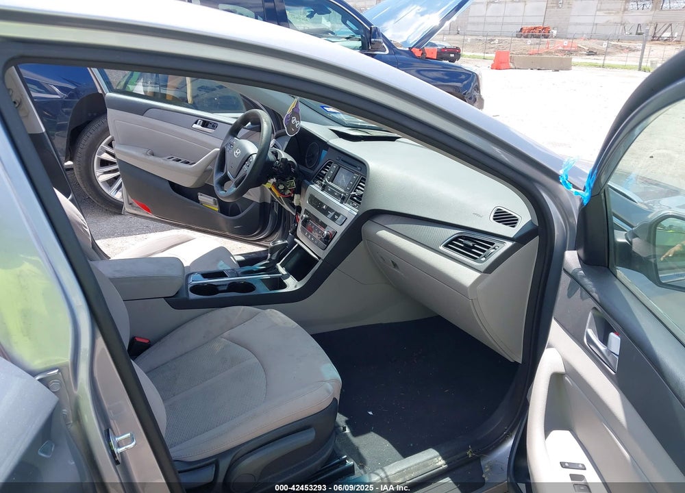 2015 HYUNDAI SONATA VIN: 5NPE24AA8FH151145