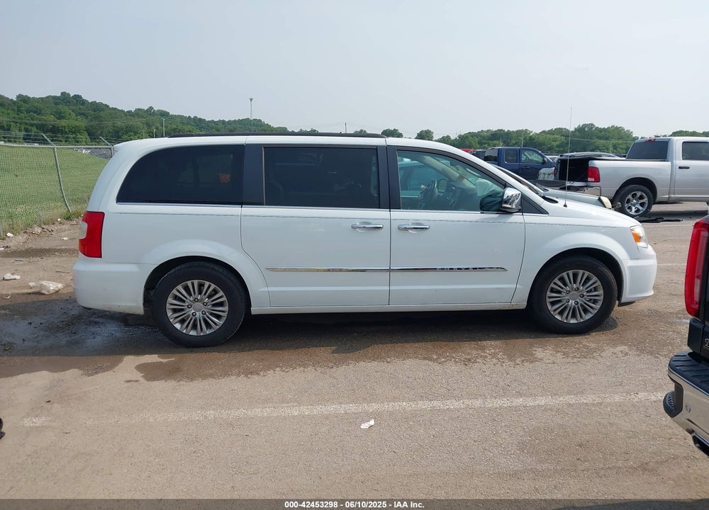 2016 CHRYSLER TOWN & COUNTRY TOURING-L VIN: 2C4RC1CG2GR304489