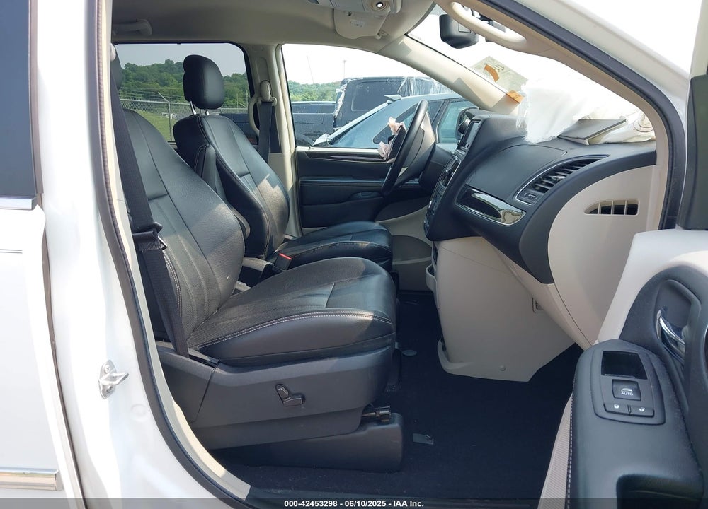 2016 CHRYSLER TOWN & COUNTRY TOURING-L VIN: 2C4RC1CG2GR304489