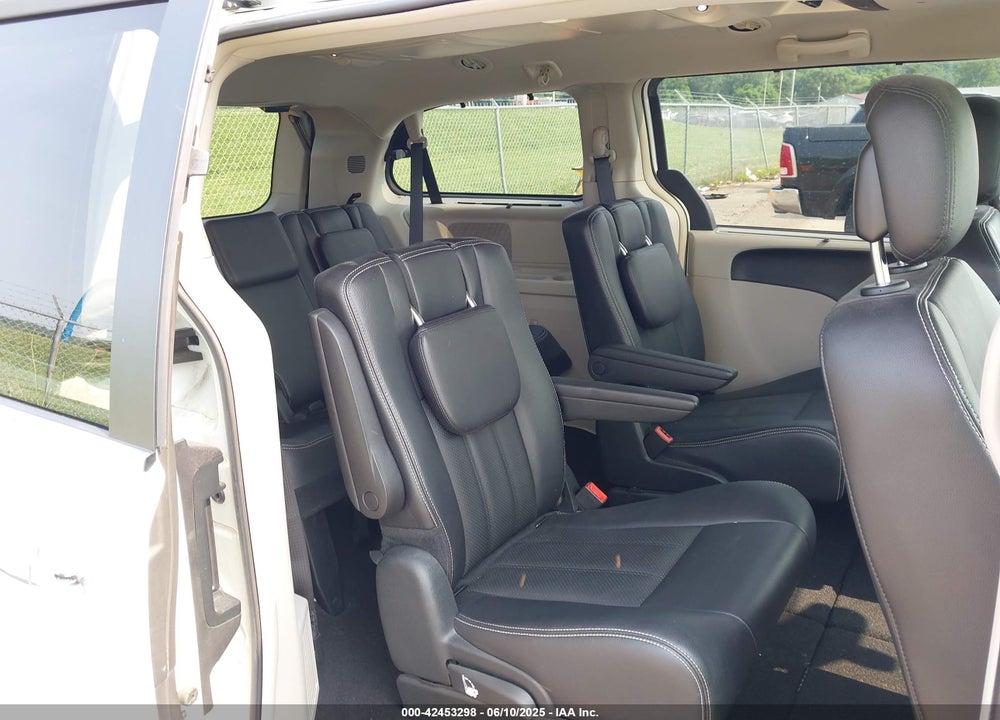 2016 CHRYSLER TOWN & COUNTRY TOURING-L VIN: 2C4RC1CG2GR304489