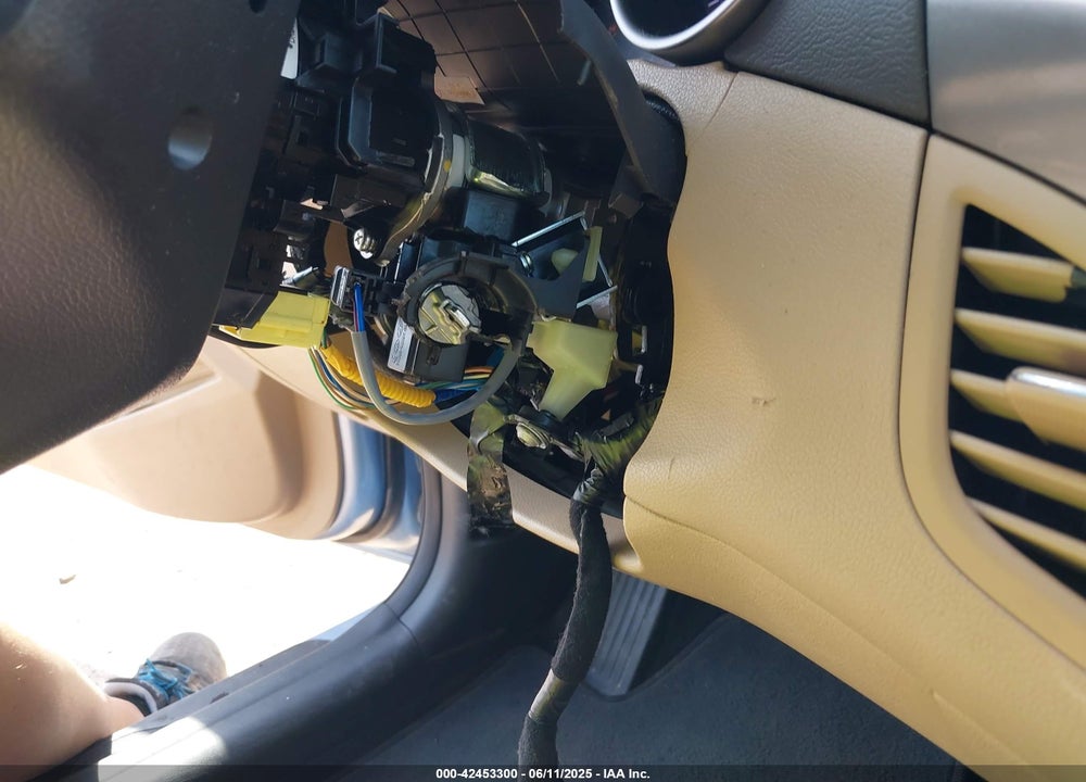 2012 HYUNDAI ELANTRA VIN: KMHDH4AE4CU312973