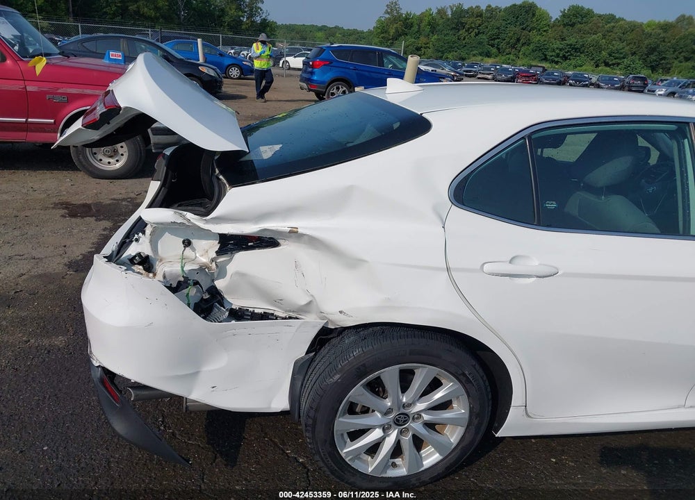 2020 TOYOTA CAMRY LE AWD VIN: 4T1C11BK4LU010585