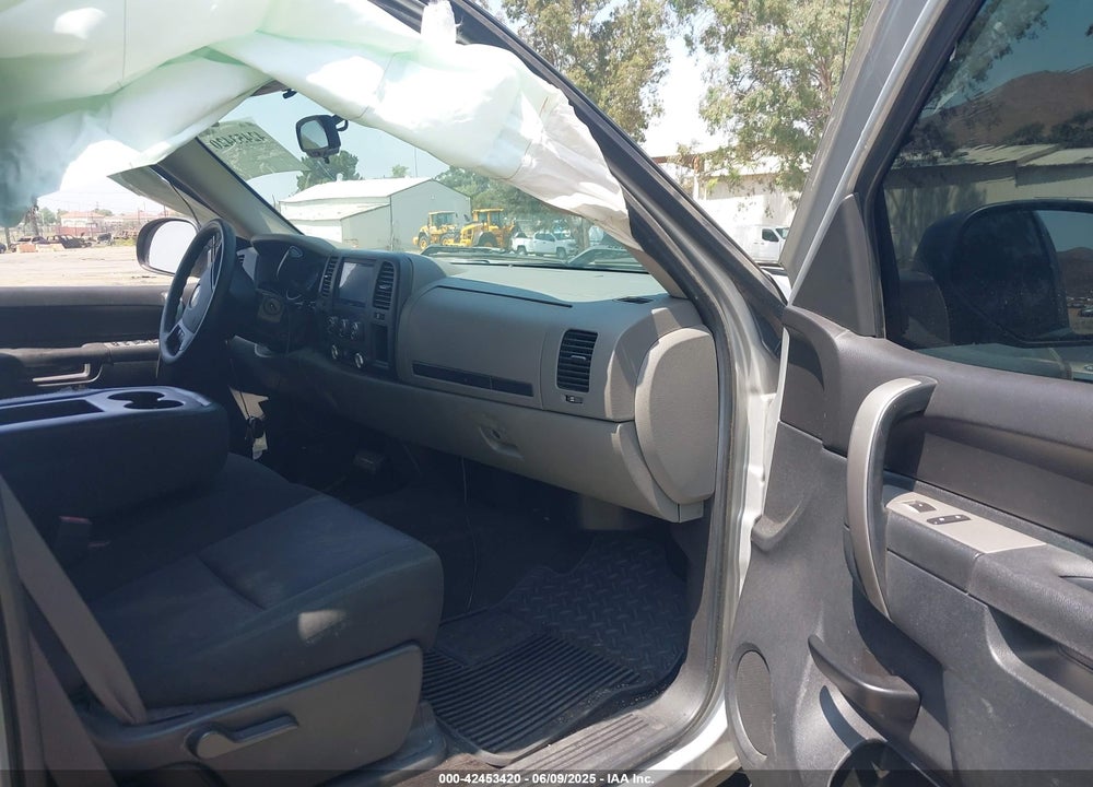 2011 CHEVROLET SILVERADO 1500 VIN: 1GCRCREA6BZ154053