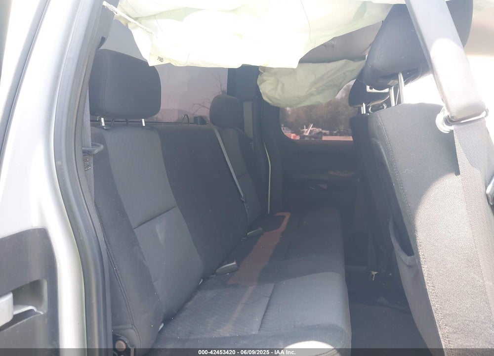 2011 CHEVROLET SILVERADO 1500 VIN: 1GCRCREA6BZ154053