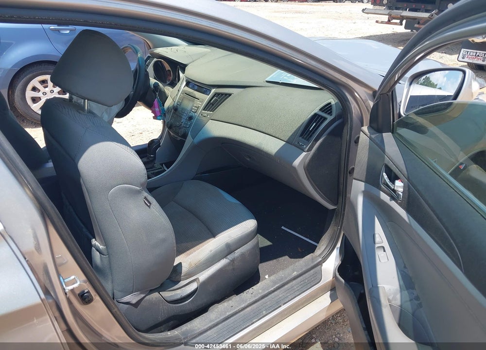2011 HYUNDAI SONATA HYBRID VIN: KMHEC4A4XBA005219