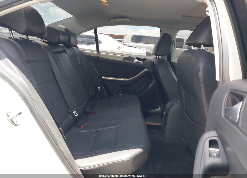 2013 VOLKSWAGEN JETTA VIN: 3VWLL7AJ1DM376114