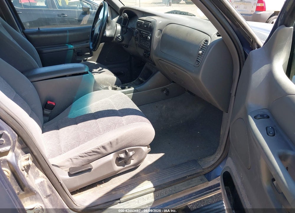 2000 FORD EXPLORER VIN: 1FMZU73E7YZC06429