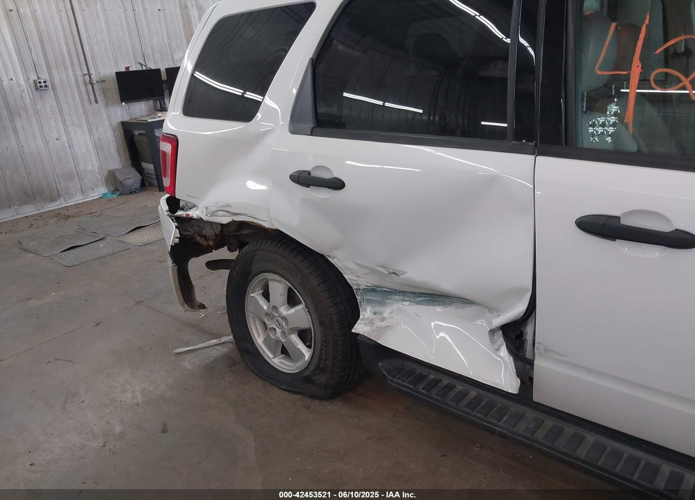 2008 FORD ESCAPE XLT VIN: 1FMCU93108KB04610