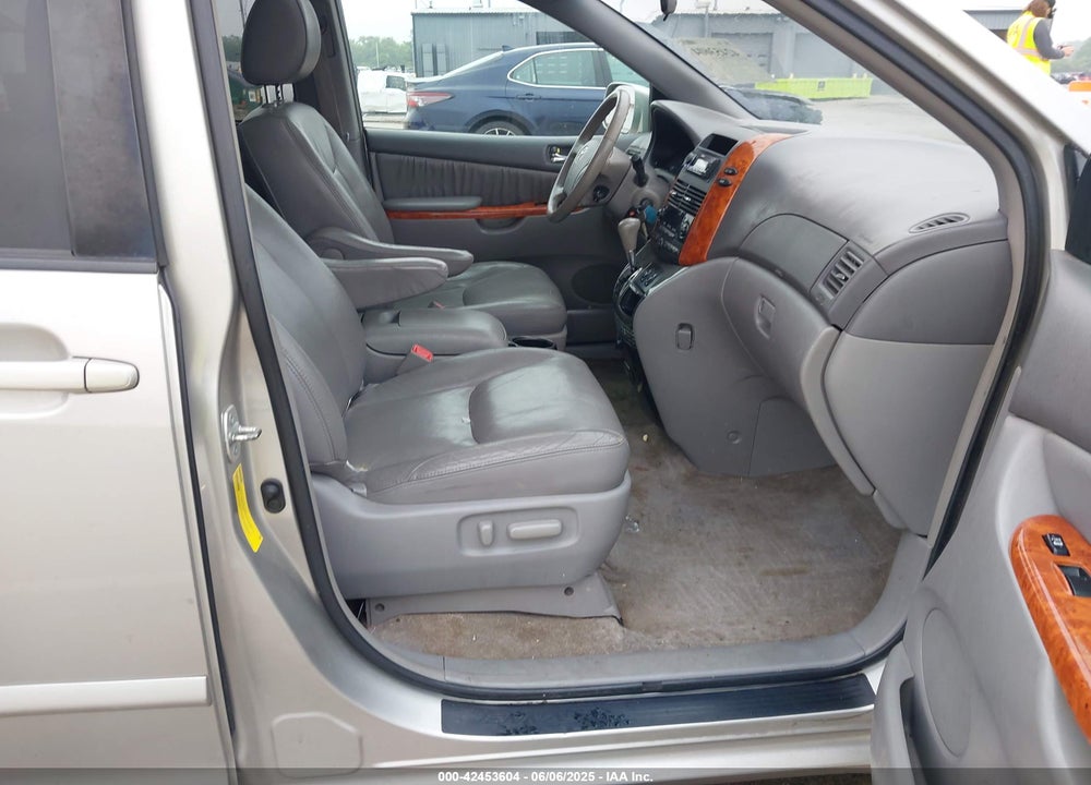 2009 TOYOTA SIENNA XLE VIN: 5TDZK22C49S258892