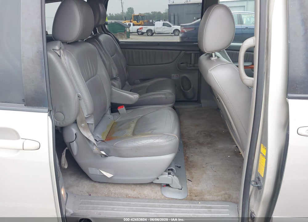 2009 TOYOTA SIENNA XLE VIN: 5TDZK22C49S258892
