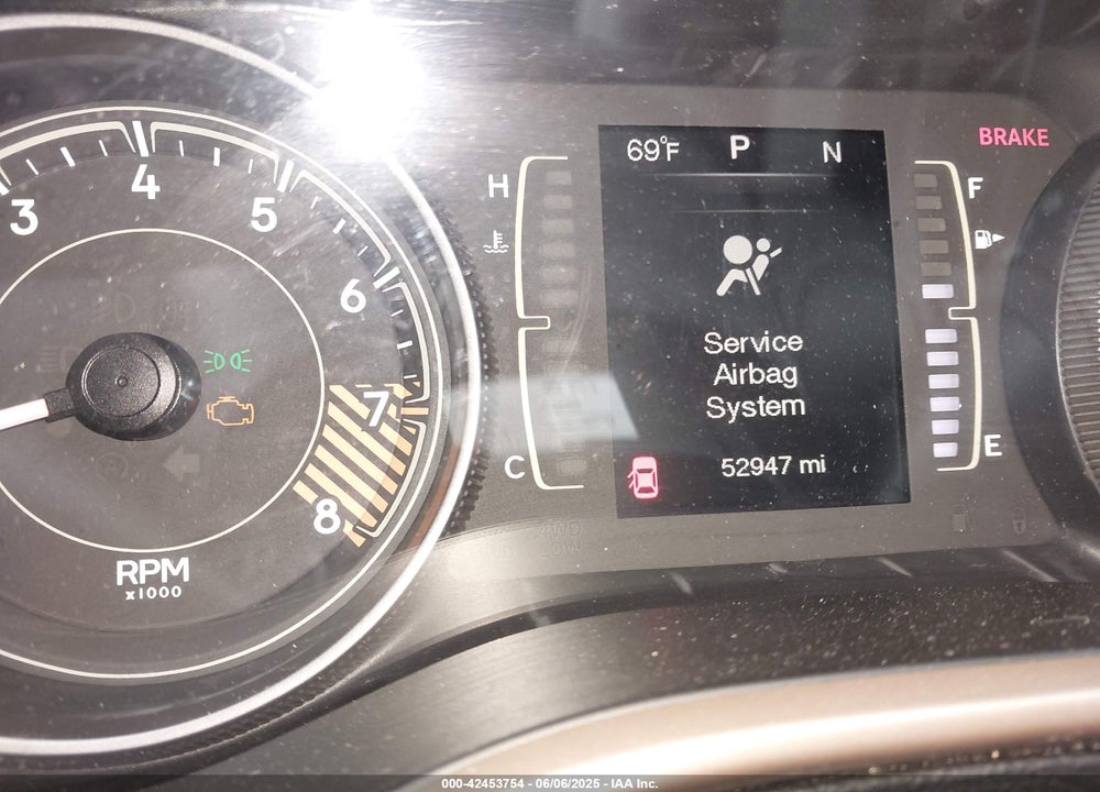 2014 JEEP CHEROKEE LATITUDE VIN: 1C4PJLCS1EW106021