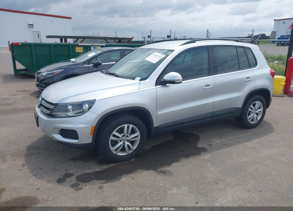 2016 VOLKSWAGEN TIGUAN VIN: WVGBV7AX2GW016234