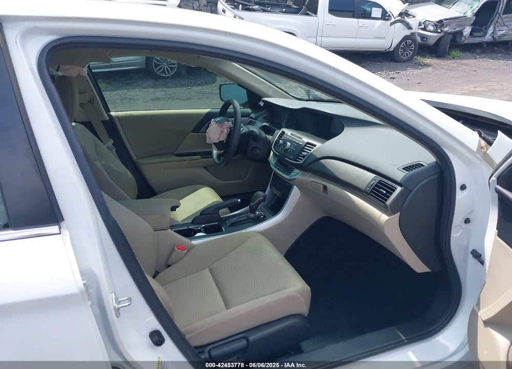 2015 HONDA ACCORD VIN: 1HGCR2F32FA137400