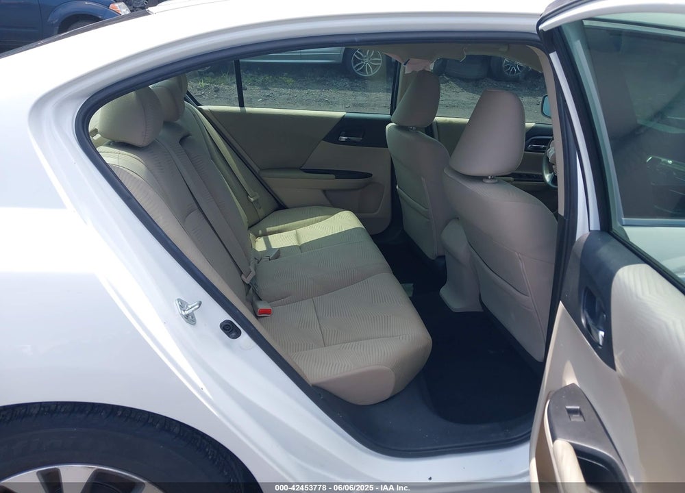 2015 HONDA ACCORD VIN: 1HGCR2F32FA137400