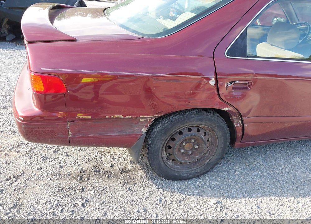 2001 TOYOTA CAMRY LE VIN: 4T1BG22K01U043600