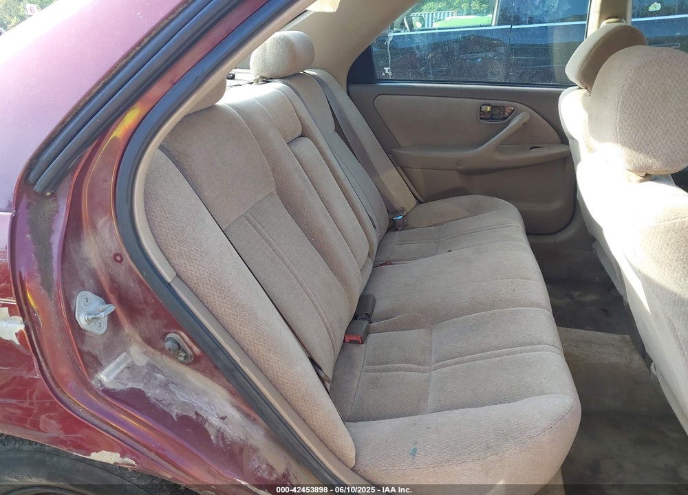 2001 TOYOTA CAMRY LE VIN: 4T1BG22K01U043600