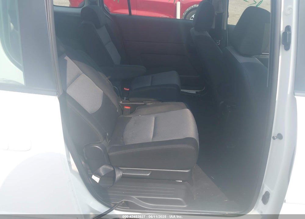 2006 MAZDA MAZDA5 VIN: JM1CR293260126977