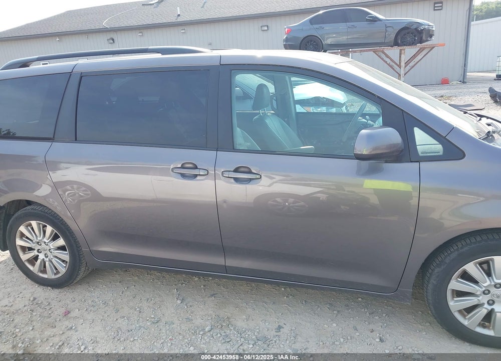 2011 TOYOTA SIENNA XLE VIN: 5TDDK3DCXBS005806