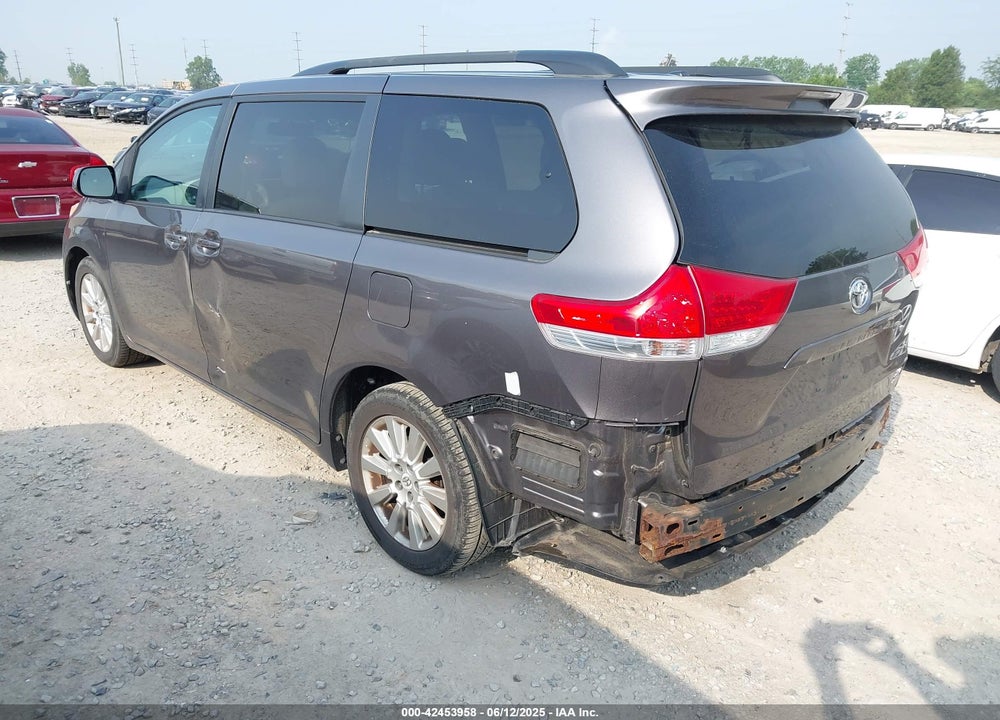 2011 TOYOTA SIENNA XLE VIN: 5TDDK3DCXBS005806