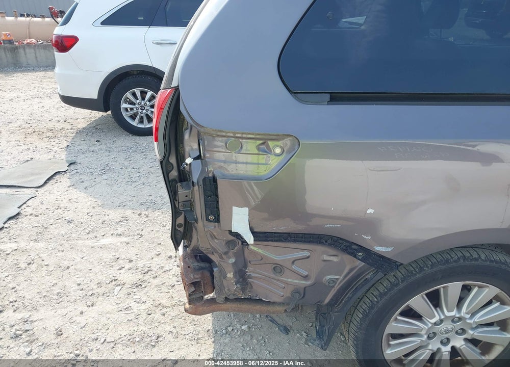 2011 TOYOTA SIENNA XLE VIN: 5TDDK3DCXBS005806