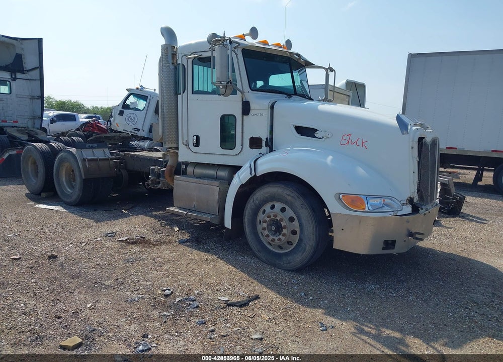 2010 PETERBILT 386 VIN: 1XPHD09X4AD113272