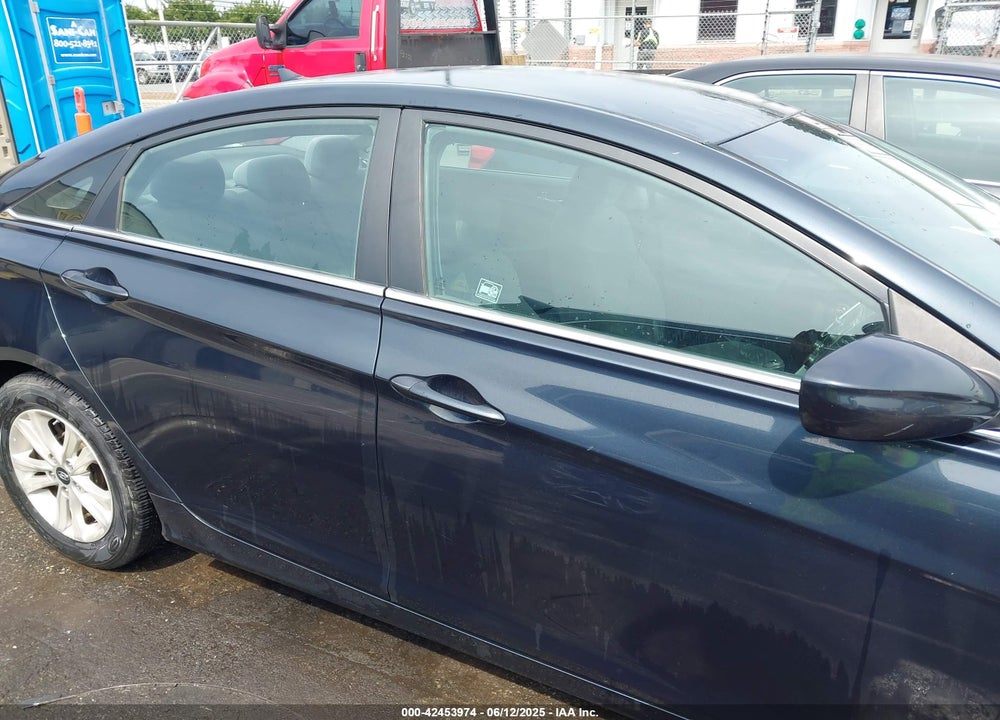 2011 HYUNDAI SONATA VIN: 5NPEB4AC9BH008264