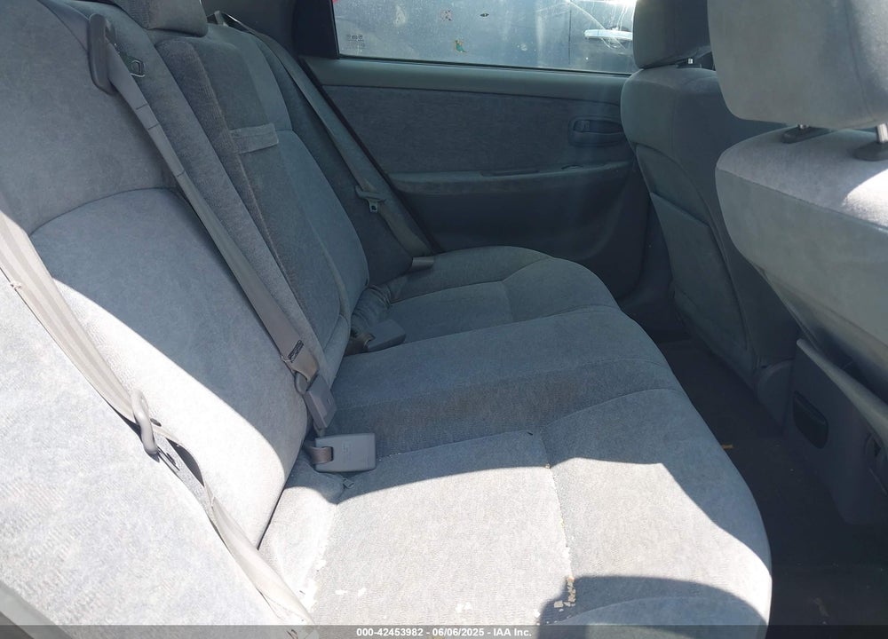 2004 KIA OPTIMA VIN: KNAGD126345254527