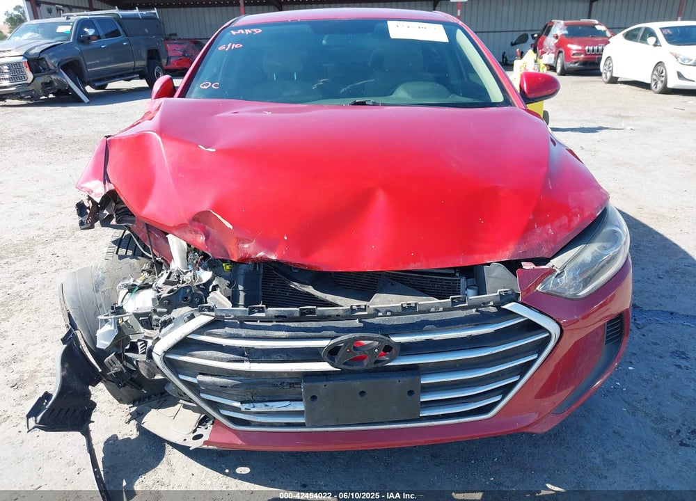 2017 HYUNDAI ELANTRA VIN: KMHD84LF7HU192289