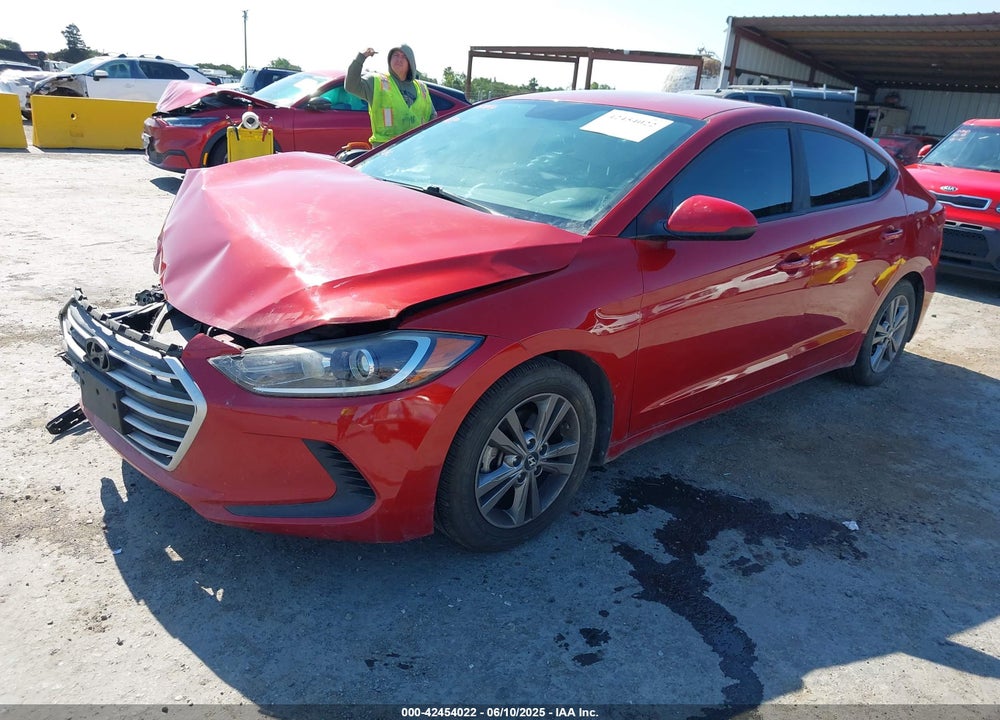 2017 HYUNDAI ELANTRA VIN: KMHD84LF7HU192289