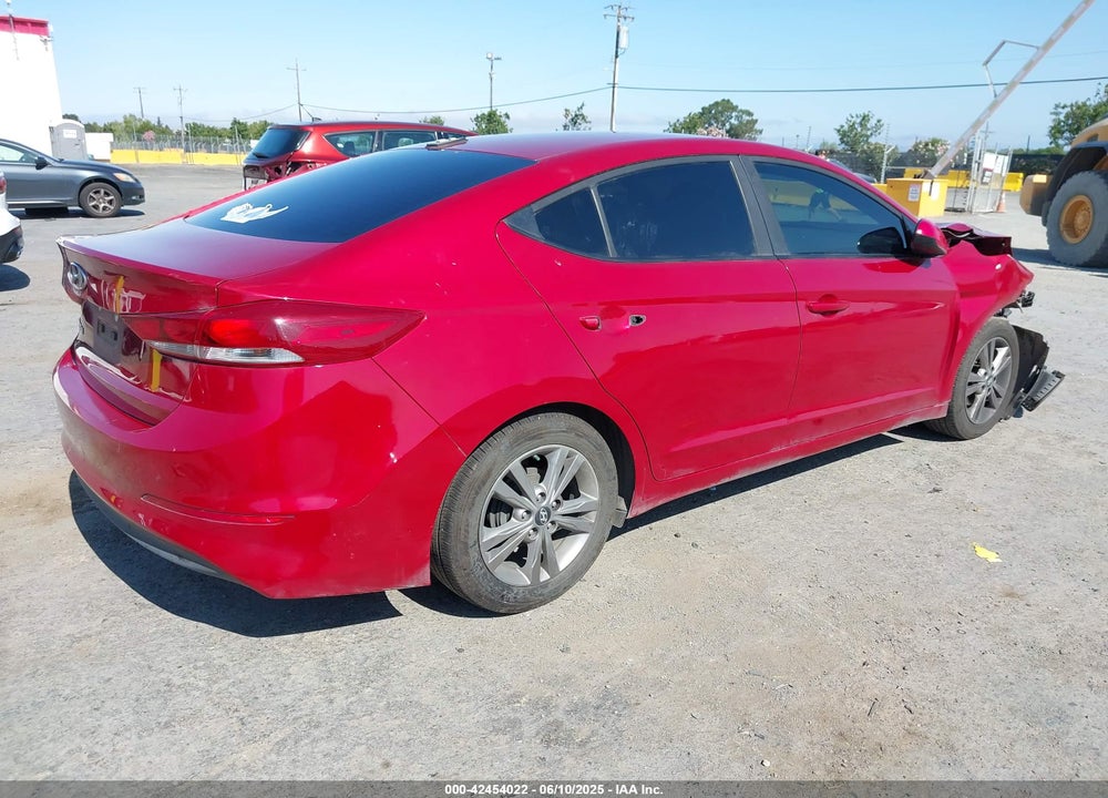 2017 HYUNDAI ELANTRA VIN: KMHD84LF7HU192289
