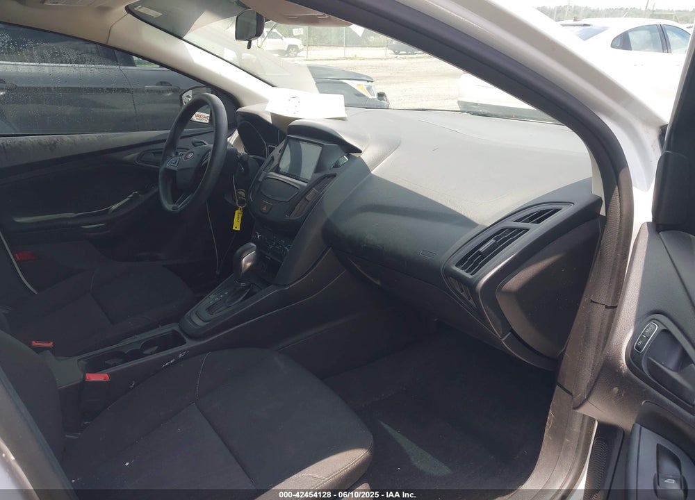 2015 FORD FOCUS VIN: 1FADP3E2XFL224267