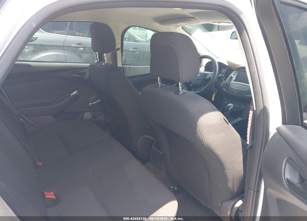 2015 FORD FOCUS VIN: 1FADP3E2XFL224267