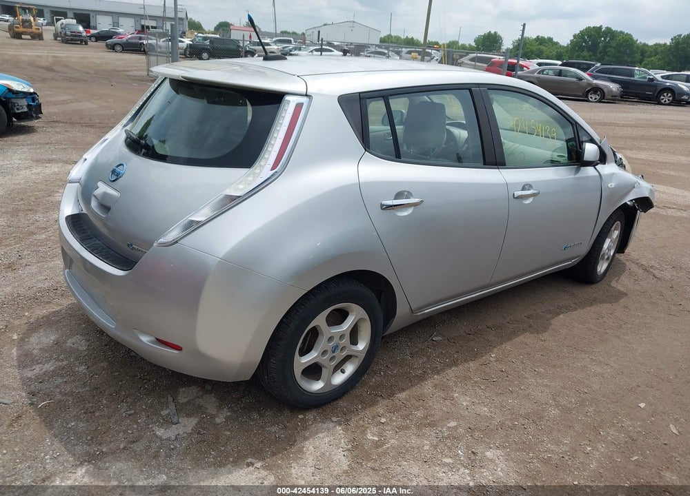2011 NISSAN LEAF SL VIN: JN1AZ0CPXBT005973