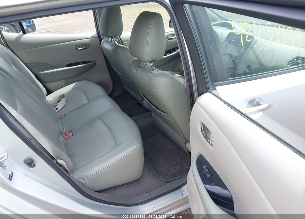 2011 NISSAN LEAF SL VIN: JN1AZ0CPXBT005973