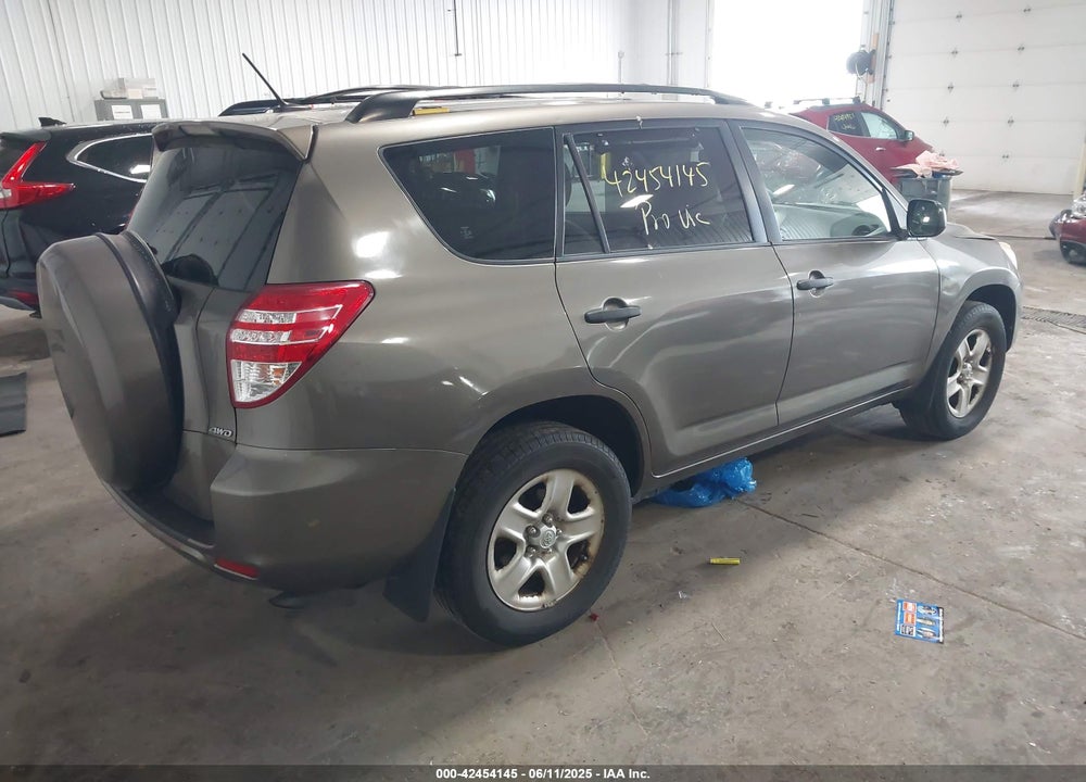 2009 TOYOTA RAV4 VIN: JTMBF33VX95010521