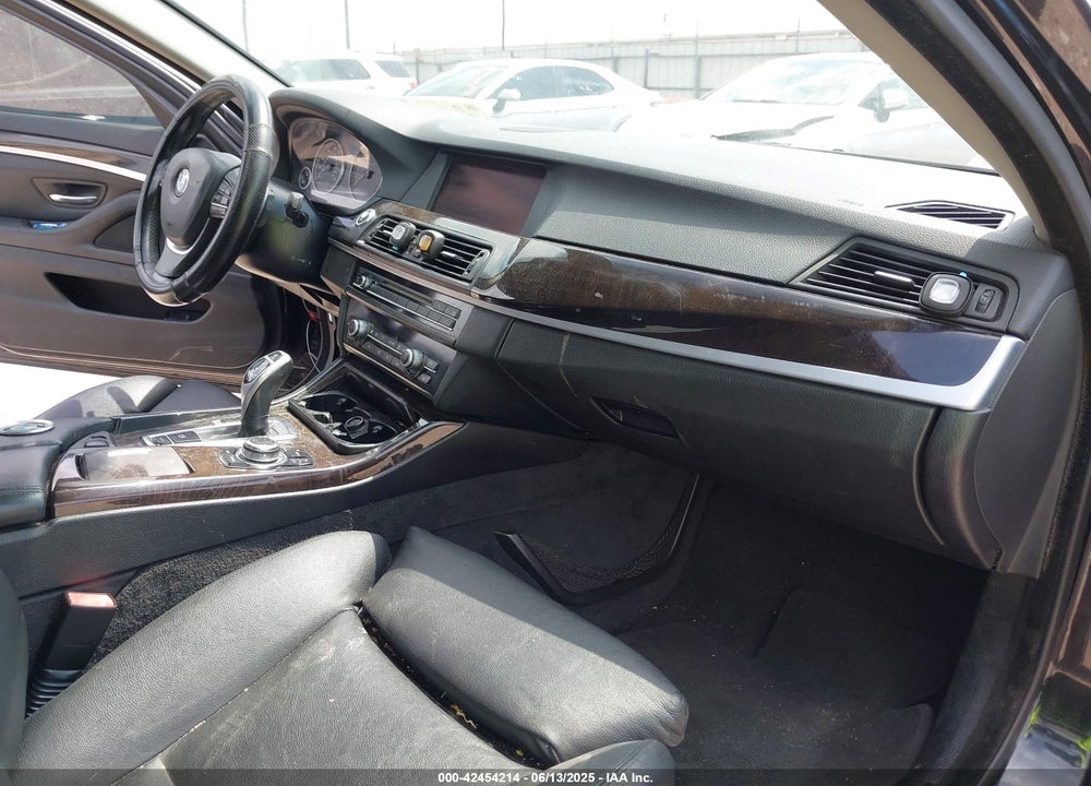 2011 BMW 5 SERIES VIN: WBAFR7C55BC802686