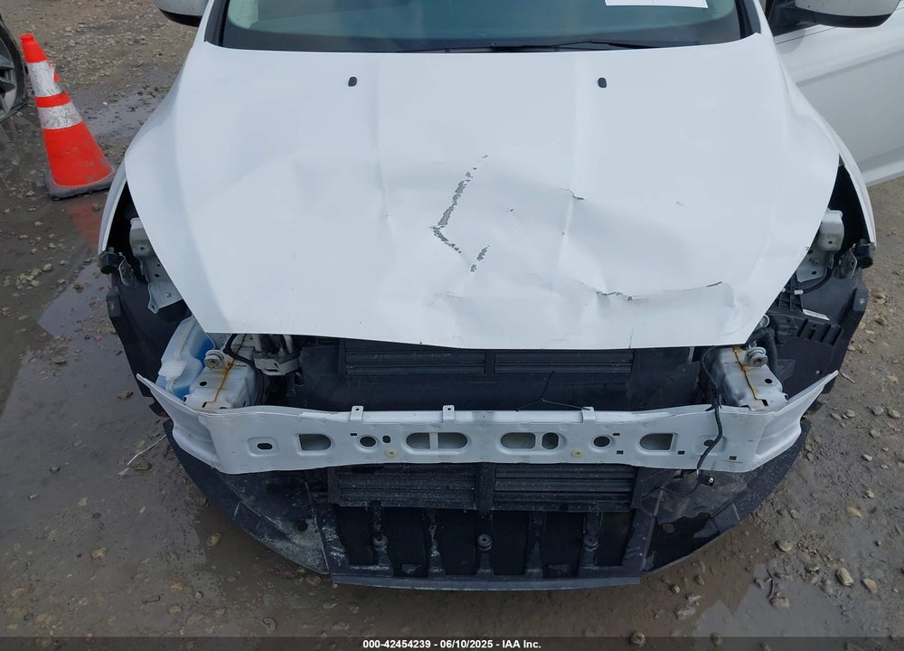 2018 FORD FOCUS VIN: 1FADP3F27JL277094