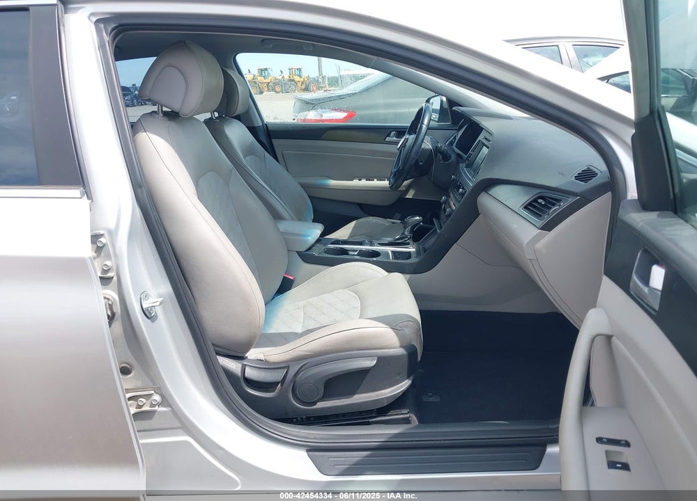 2017 HYUNDAI SONATA VIN: 5NPE34AF8HH458651