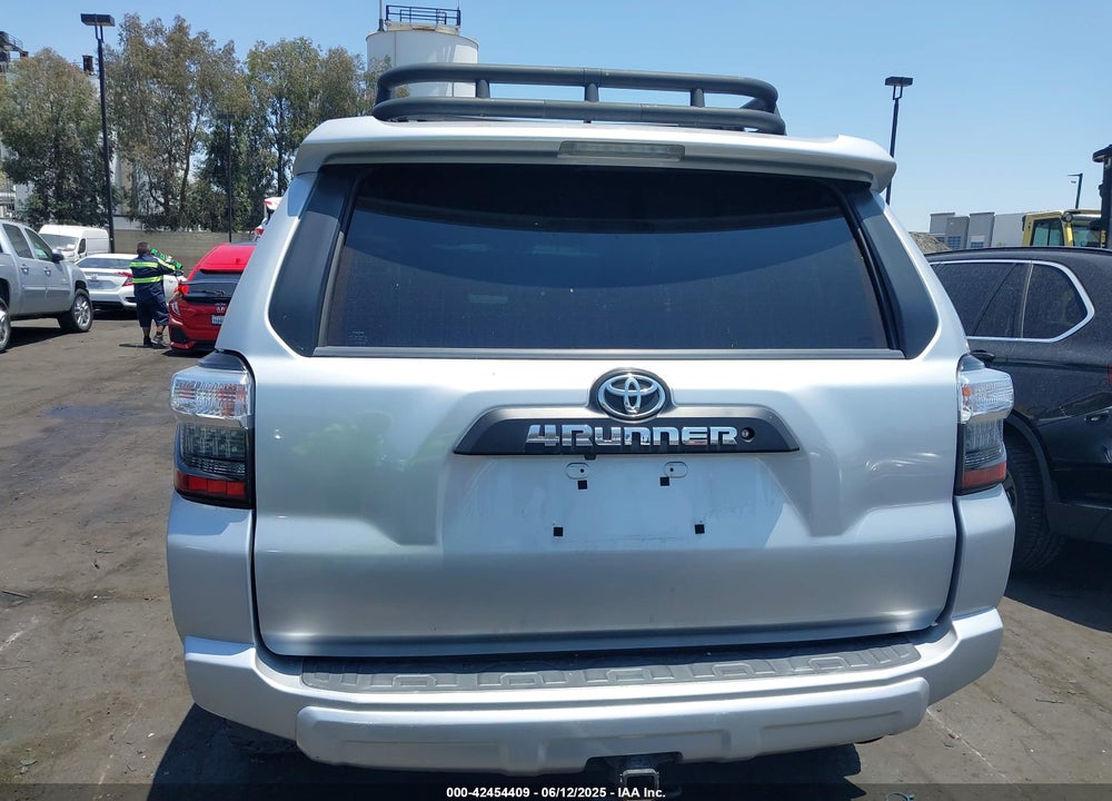 2018 TOYOTA 4RUNNER VIN: JTEBU5JR1J5609251