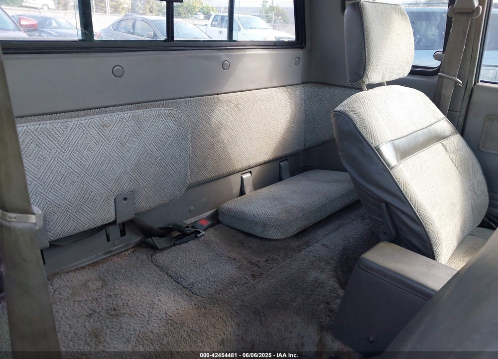 1989 MAZDA B2600 CAB PLUS VIN: JM2UF6140K0789690