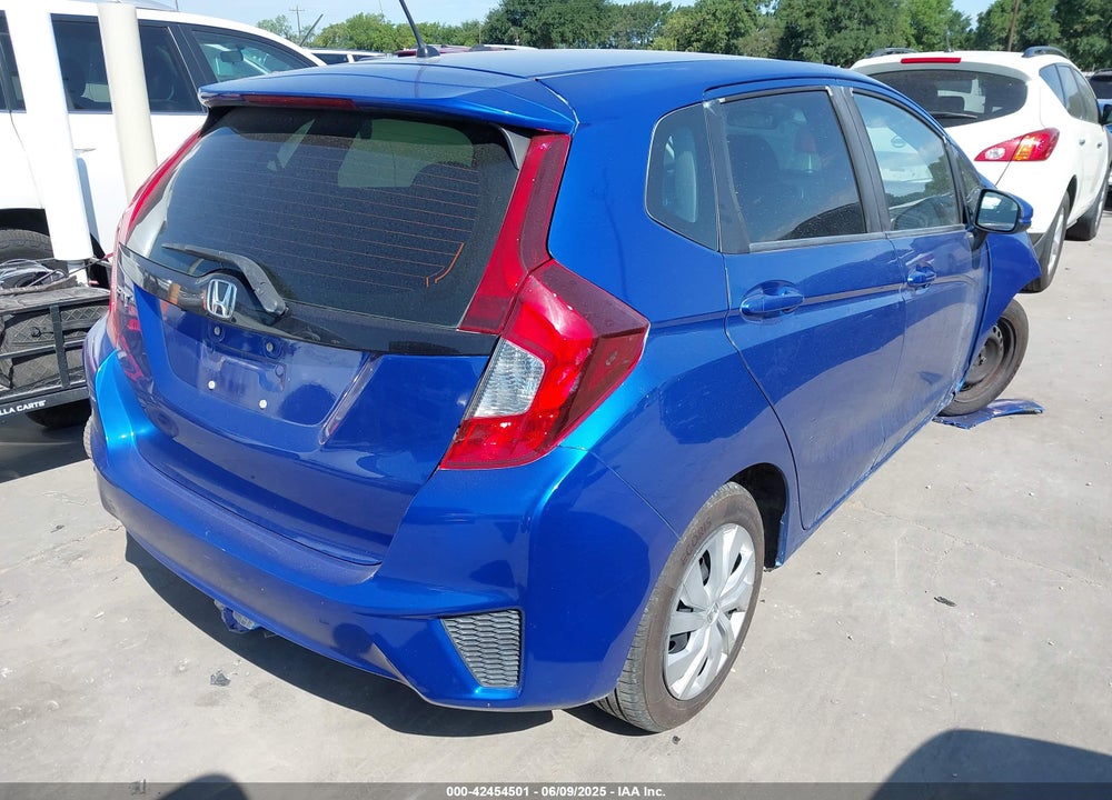 2016 HONDA FIT VIN: JHMGK5H57GS003044