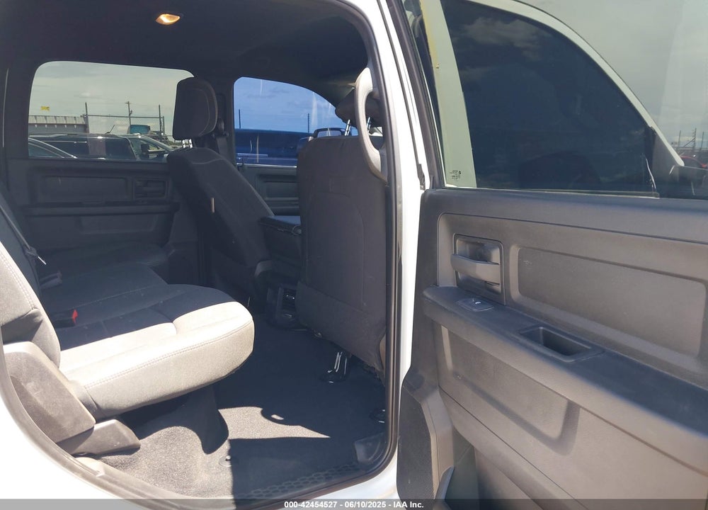 2024 RAM 2500 VIN: 3C6UR5HJXRG389635