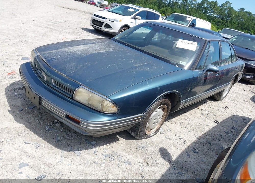 1992 OLDSMOBILE 88 ROYALE LS VIN: 1G3HY53L3N1828043