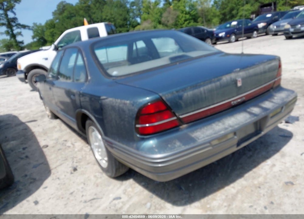 1992 OLDSMOBILE 88 ROYALE LS VIN: 1G3HY53L3N1828043