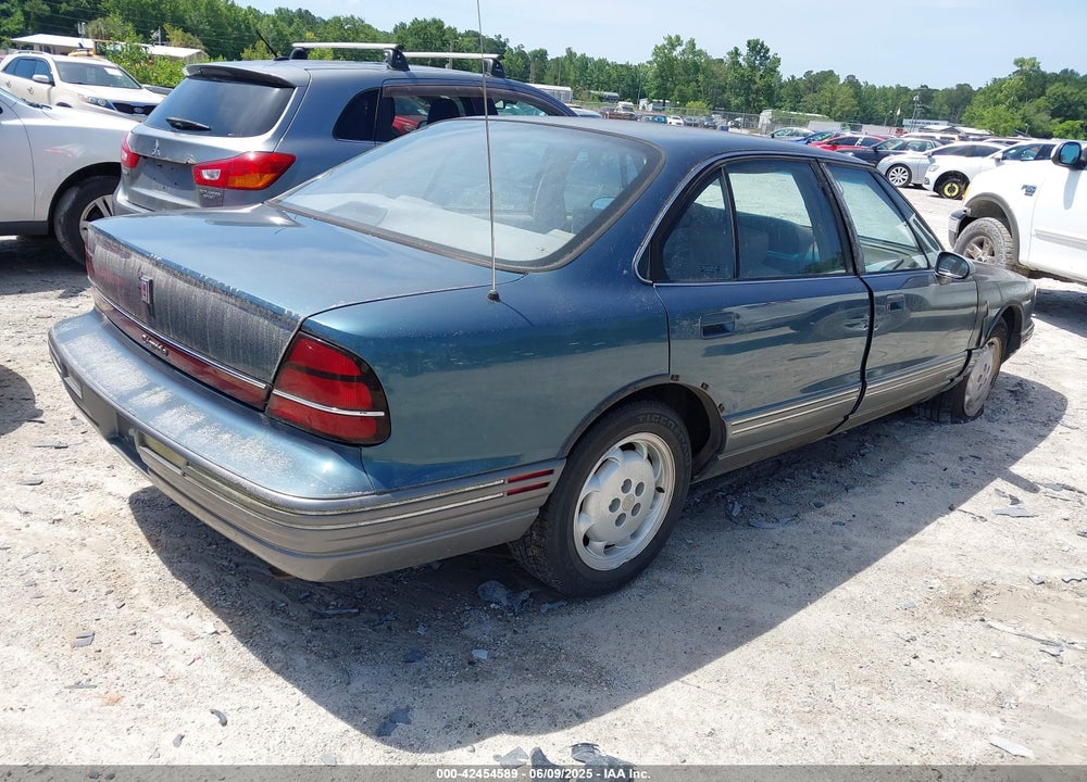 1992 OLDSMOBILE 88 ROYALE LS VIN: 1G3HY53L3N1828043