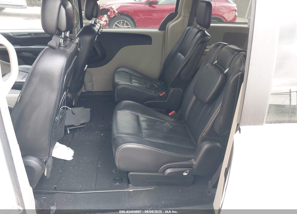 2014 CHRYSLER TOWN & COUNTRY TOURING VIN: 2C4RC1BGXER442585