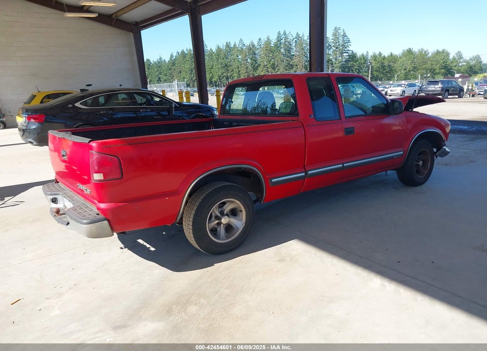 2000 CHEVROLET S-10 LS VIN: 1GCCS19W1YK138182