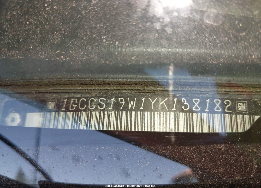 2000 CHEVROLET S-10 LS VIN: 1GCCS19W1YK138182