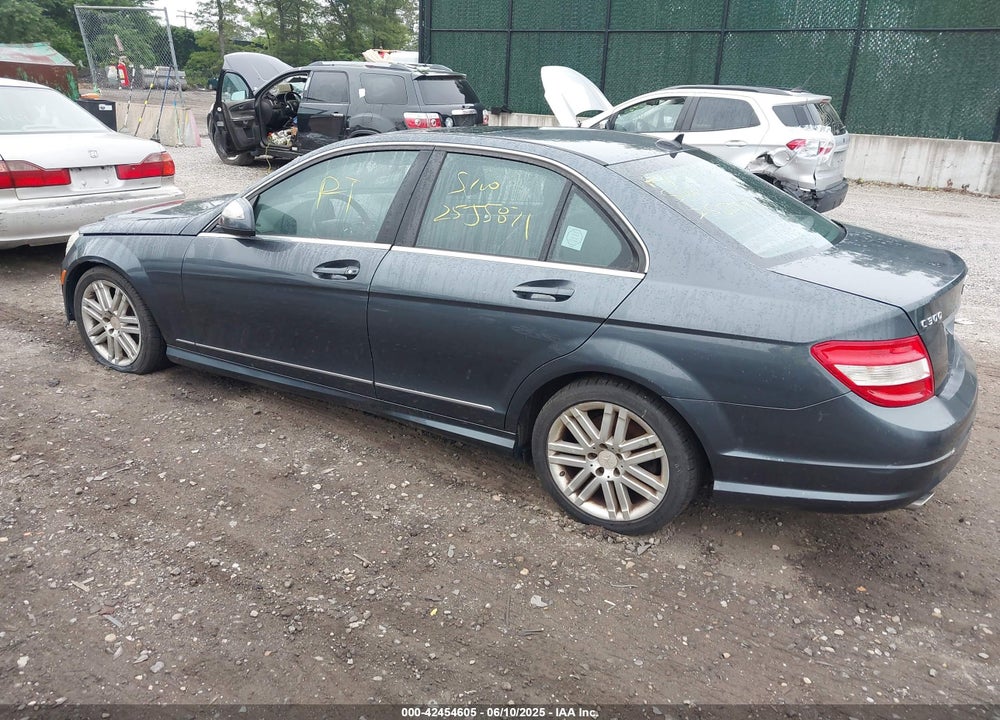 2009 MERCEDES-BENZ C CLASS VIN: WDDGF81X89R070318