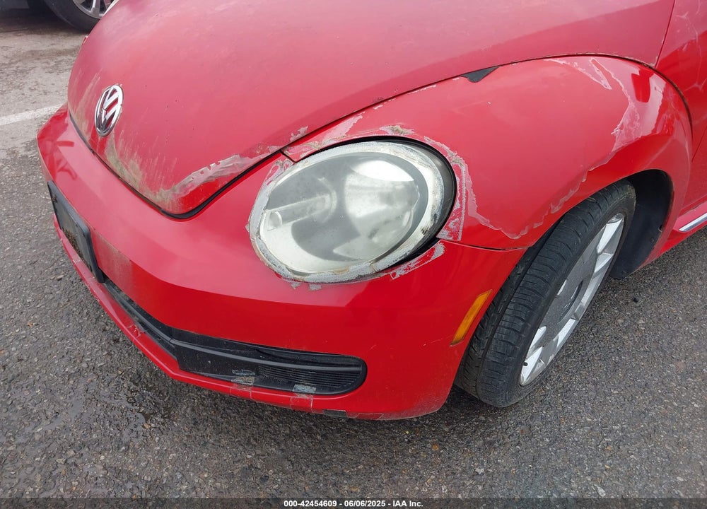 2012 VOLKSWAGEN BEETLE VIN: 3VWJP7AT2CM602317